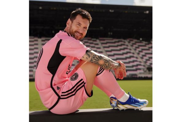 رونمایی از کفشهای جدید مسی در آستانه شروع لیگ آمریکا