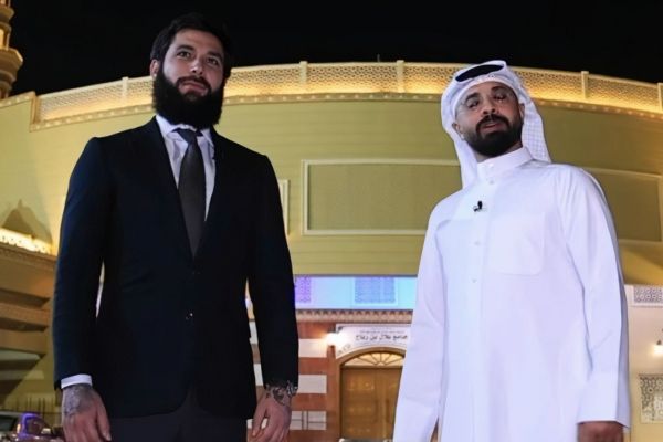 بازیکن اسبق رئال مادرید و برنتفورد به اسلام گروید