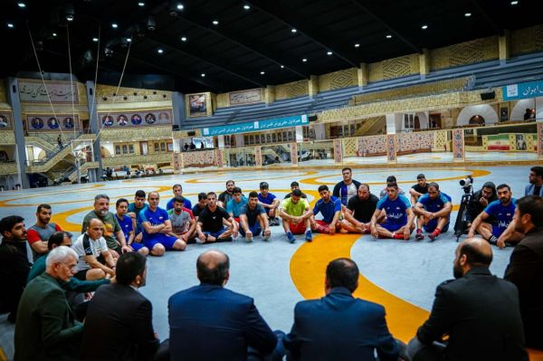 معاون اجرایی رئیس جمهور در کمپهای تیم ملی حاضر شد