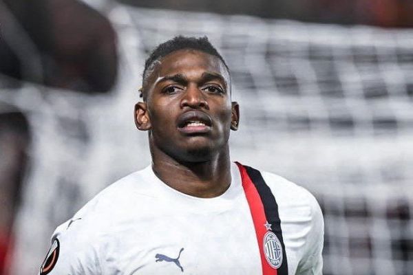 صعود میلان به دور بعدی لیگ اروپا در شبی که شکست خورد