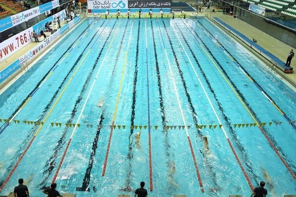  فروریختن قسمتی از سقف استخر آزادی