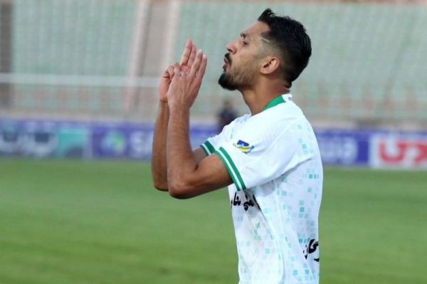  پرسپولیس در انتظار پاسخ ذوب آهن درباره محمدی