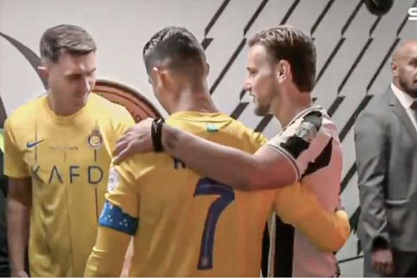  عکس؛ خوش و بش رونالدو و بازیکن اسبق بارسلونا