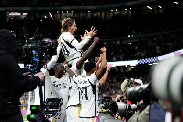 کارلو آنچلوتی مودریچ هنوز هم می تواند در مادرید بماند