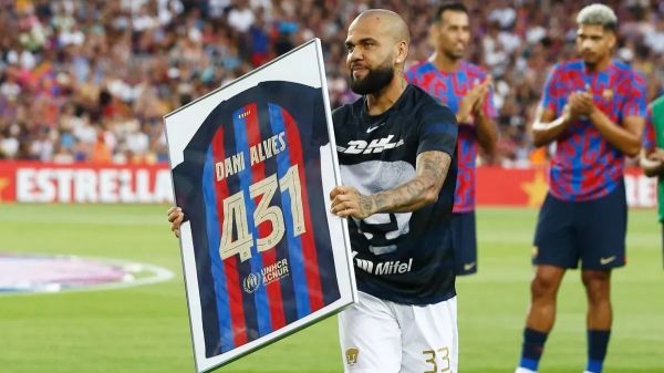  نام دنی آلوز از لیست اسطوره‌های بارسلونا خارج شد