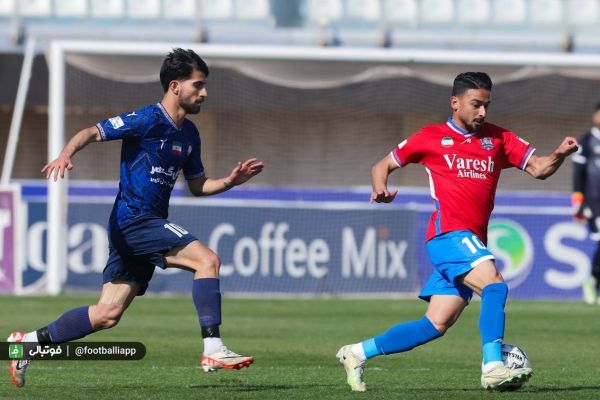 برتری یک بر صفر گلگهر مقابل نساجی در پایان نیمه اول