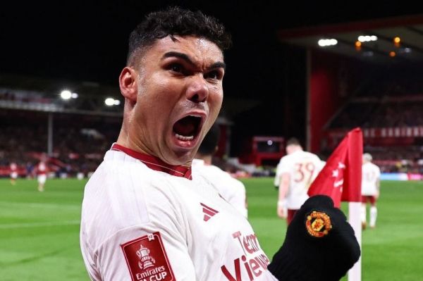 صعود منچستریونایتد با گل دقیقه آخری کاسمیرو