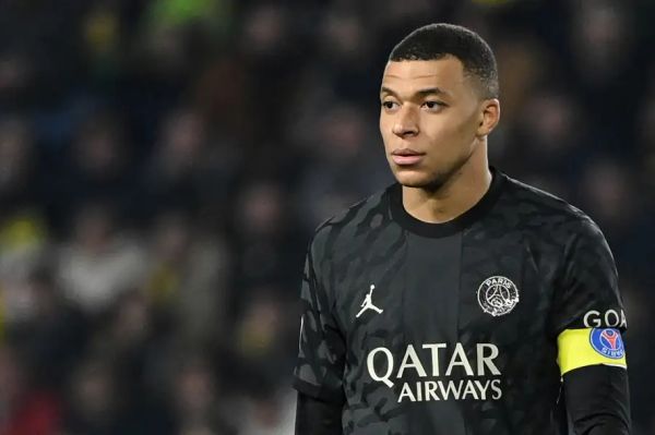 طعنه سرمربی پیاسجی به امباپه