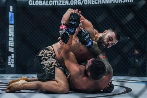 پیروزی امیرعلی اکبری مقابل حریف هندی