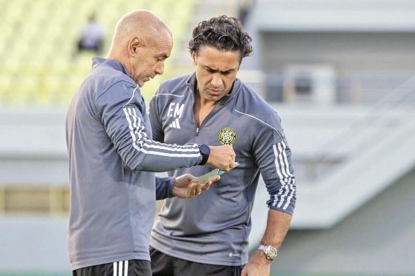  سونامی تغییر مربی در امارات؛ فرهاد نهمین نفر بود