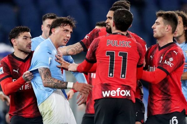 میلان برنده بازی جنجالی مقابل لاتزیو با ۳ اخراجی