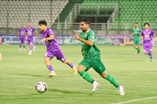 آریاکیا غایب ذوب آهن جلوی هوادار