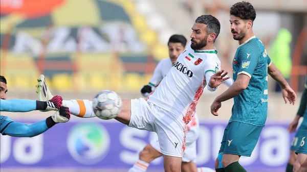 شهباززاده استقلال یا شهباززاده نویدکیا؛ دکتر جکیل و آقای هاید