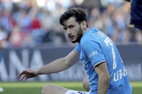 نظر پدر مهاجم ناپولی در مورد پیشنهاد بارسلونا