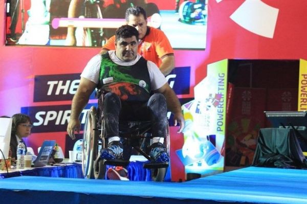 جام جهانی پاراوزنهبرداری مدال طلا برای غریبشاهی، نقره برای صلحیپور