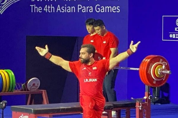  جام جهانی پاراوزنه‌برداری  مدال نقره بر گردن امیر جعفری