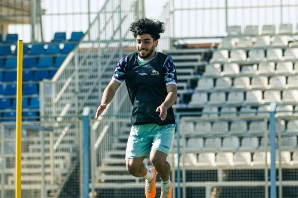 وینگر مصدوم تراکتور با توپ راگبی آماده شد عکس