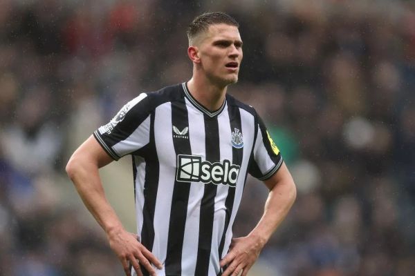 مدافع هلندی نیوکاسل در تیررس آبیهای لندن