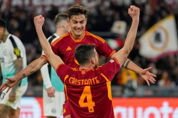  جیالوروسی همچنان روی دور برد؛ برایتون در ایتالیا تحقیر شد