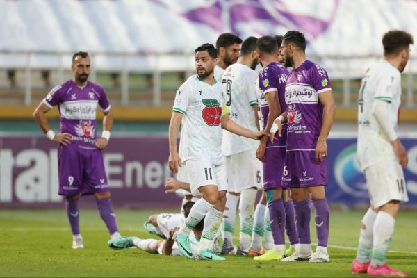 هوادار به عملکرد داور بازی با ذوبآهن اعتراض کرد