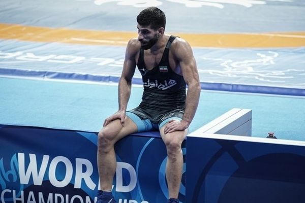 مختاری از تمام فعالیتهای مربوط به کشتی تعلیق شد