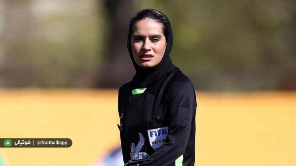  واکنش داور زن ایرانی به حذف شدن از دربی در پی انتشار عکس جنجالی