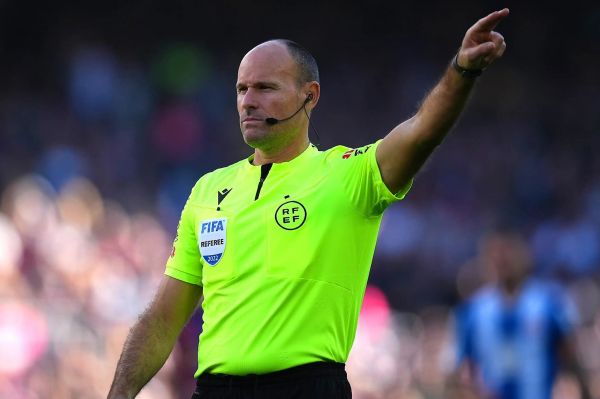  واکنش داور سرشناس اسپانیایی به صحنه مشکوک دیدار بارسلونا و ناپولی