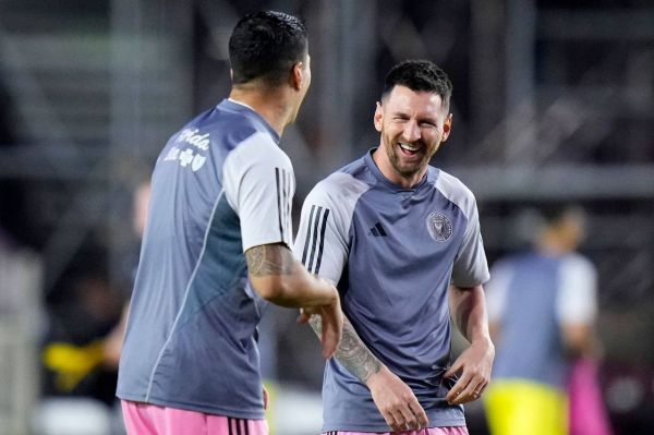  عکس؛ خنده‌های مسی و سوارز پیش از شروع بازی اینتر میامی مقابل نشویل