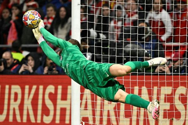  قابی دیدنی از مهار پنالتی اینتر توسط اوبلاک