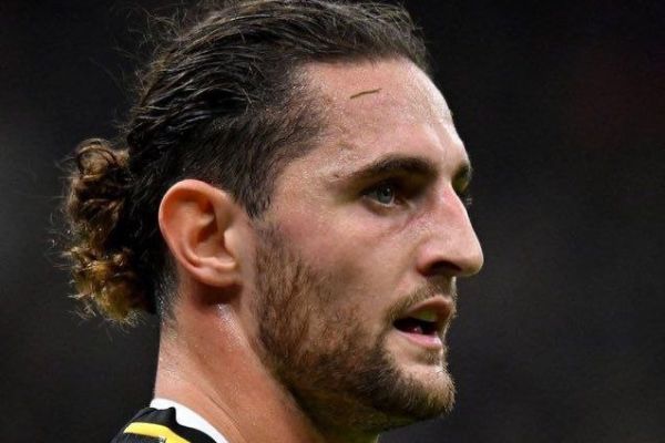  چانه زنی مدیران یوونتوس برای تمدید قرارداد آدریان رابیوت