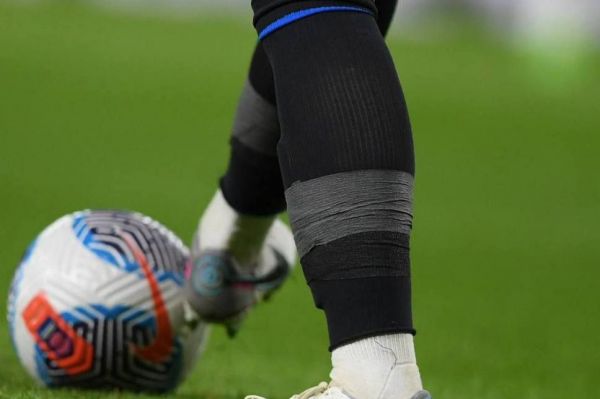 وقتی مجبوری جورابت را از حریف بگیری؛ اتفاق خاص در لیگ زنان انگلیس