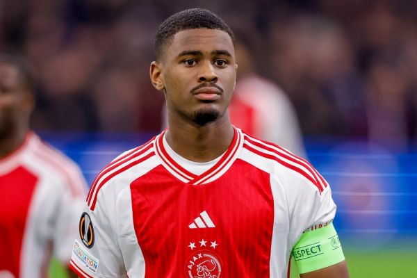 پدیده 18 ساله خط دفاع آژاکس در تیررس لیورپول