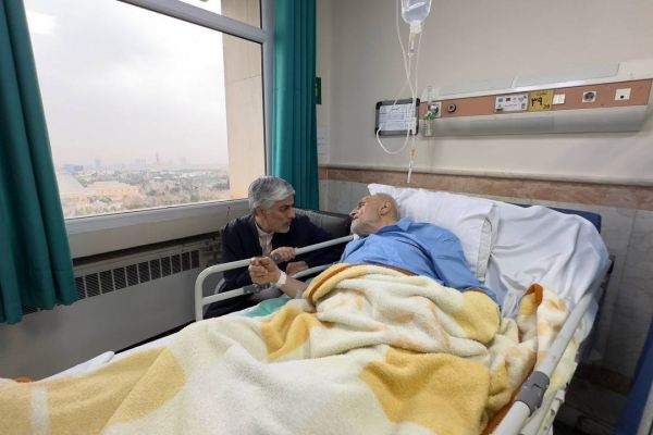  عیادت وزیر ورزش و جوانان از پیشکسوت بسکتبال