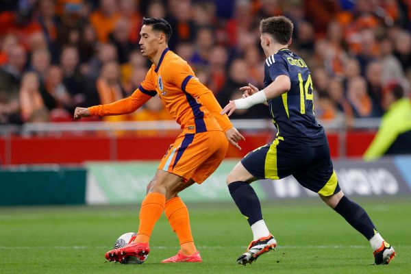 برد هلند و شکست اسپانیا در بازیهای دوستانه