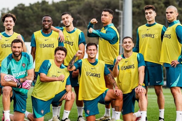  پست اینستاگرامی رونالدو با ژستی خاص در کنار پرتغالی‌ها