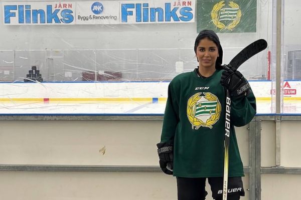 عسل حیدری خانم گل تیم ملی هاکی زنان نگین زندی را به خاطر شادی گل شبیهمان میشناسم