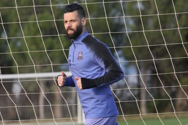  محمد عباس‌زاده و طلسم هشت ماه گل نزدن