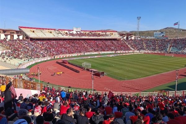 استقبال ویژه هواداران از بازی تراکتور - سپاهان طبقه اول ورزشگاه تبریز پُر شد