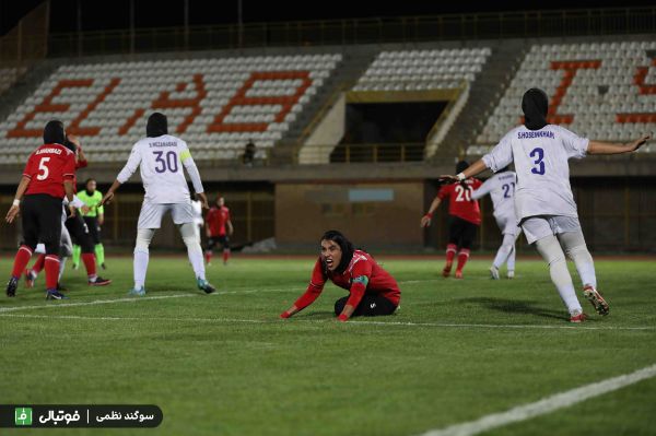 گزارش تصویری/ نماینده البرز 2 - آوا تهران 3 (لیگ فوتبال زنان)