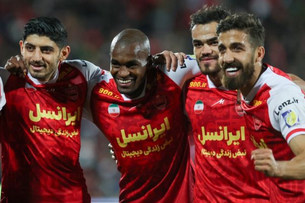 عدم صدور مجوز حرفهای باشگاه پرسپولیس کذب محض است