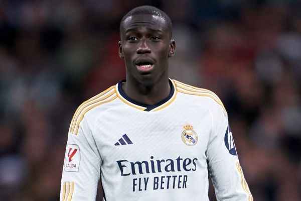  علاقه غول های انگلیسی به ستاره فرانسوی رئال مادرید