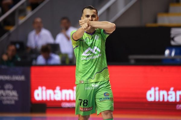 آقاپور نمیتوانم خارج از ایران بازی کنم به جام ملتها میرسم