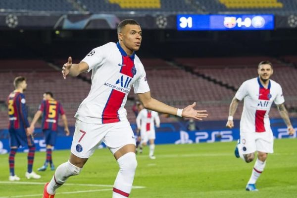 امباپه برای بارسلونا کَری خواند