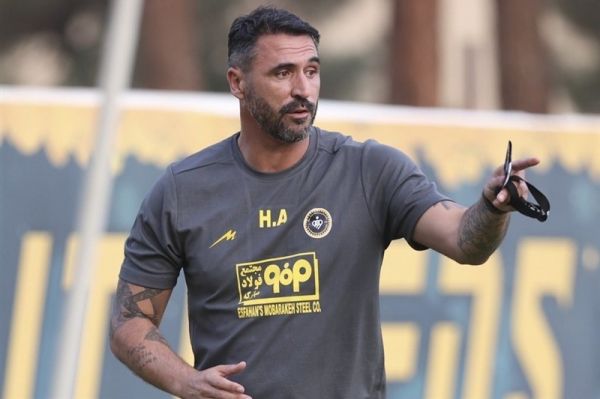 مربی سپاهان در اینجا چیزهای عجیب و غریبی اتفاق میافتد