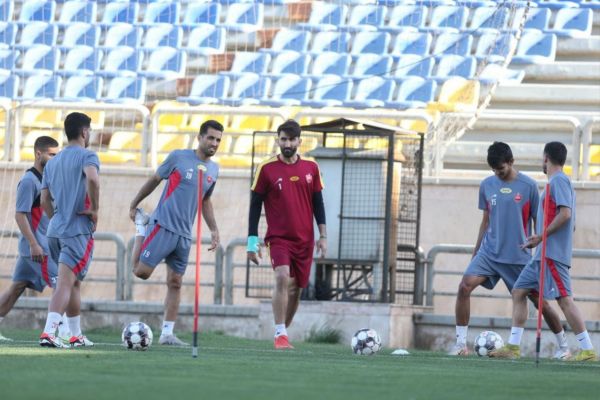 ادعای فیزیوتراپ تیم ملی؛ دست بیرانوند در سال 1395 آسیب دیده است