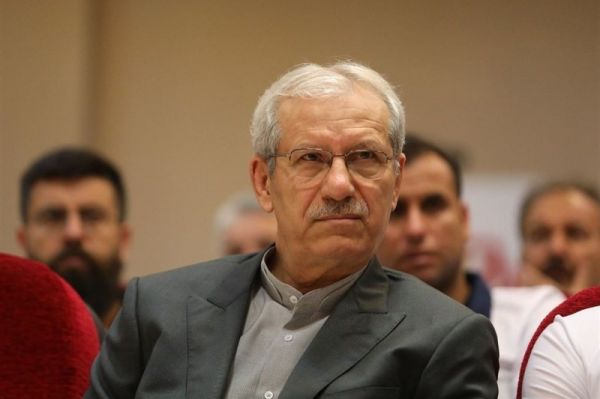 نصیرزاده داور با تصمیمات اشتباه خود باعث رنجش خاطر هواداران میشود