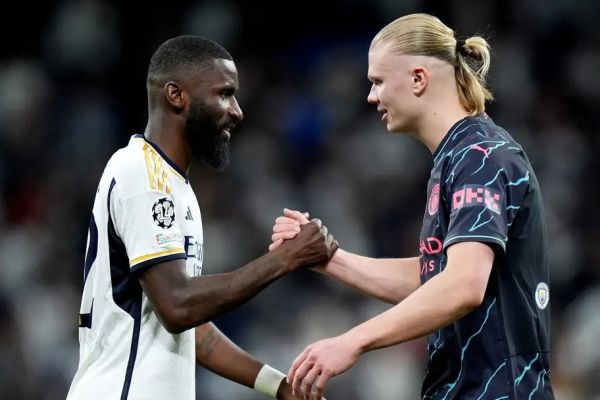 ارلینگ هالند بازیکن بهدرد نخوری است