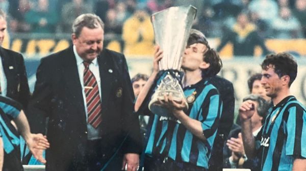  قاب ویژه؛ وقتی دستیار قلعه‌نویی قهرمان جام یوفا شد