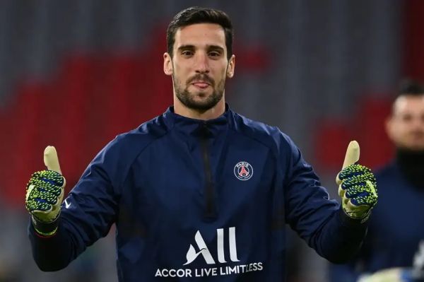 بازگشت دروازهبان اسپانیایی که یازده ماه پیش در آستانه مرگ بود