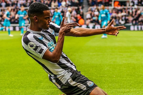 الکساندر ایساک به رکورد آلن شیرر رسید